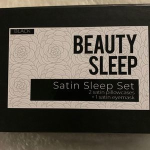 A 3-Piece Satiny Sleep Set by Beauty Sleep. Good Sleep = Good Day 😊​